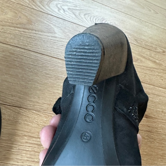 Ecco black nubuck bootie. Size 9.5, like new. 4 inch stacked heel, comfortable - Picture 5 of 7